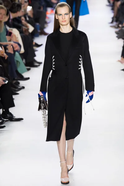 Look 49